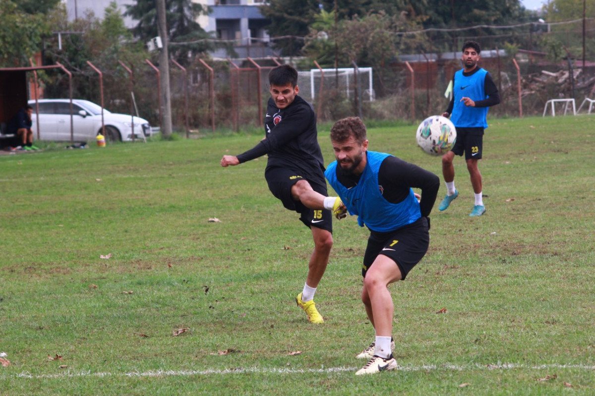 GÖLCÜKSPOR, YALOVA FK MAÇI HAZIRLIKLILARINI GALİBİYET HEDEFİ İLE SÜRDÜRÜYOR 