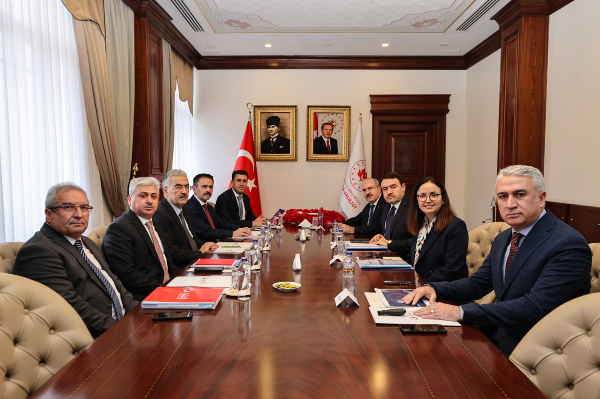 Vali İlhami Aktaş, Düzensiz Göçle Mücadele toplantısına katıldı